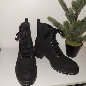 Crown Vintage Black Kadience Boots Size 8